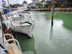 1990 Herreshoff 37 Diddikai, $ 44,350.00