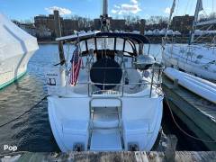 1991 Hunter Vision 32, $ 17,900.00