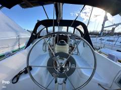 1991 Hunter Vision 32, $ 17,900.00