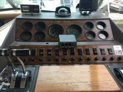 1984 Chris-Craft 333 Commander, $ 21,000.00