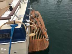 1984 Chris-Craft 333 Commander, $ 21,000.00