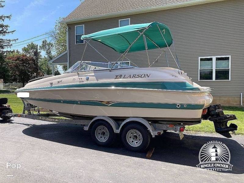 2003 Larson 214 Escape, $ 18,750.00