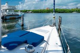 1985 Hunter 40, $ 54,900.00