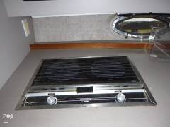 1988 Cruisers Yachts Esprit 3170, $ 13,900.00