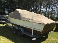 1953 Chris-Craft 24 Express Cruiser, $ 27,900.00