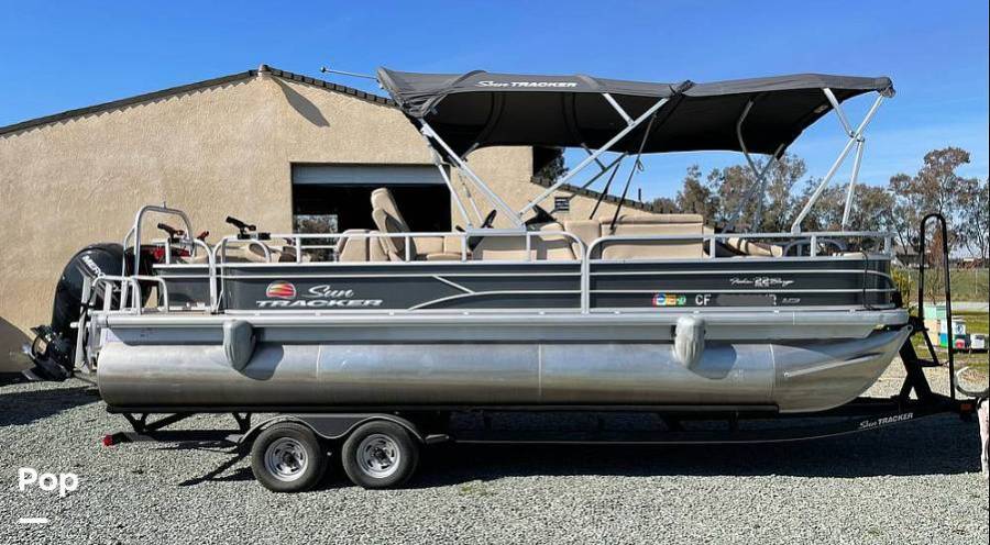 2019 Sun Tracker 22 XP3, $ 50,000.00