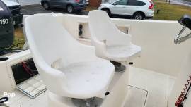 1998 Seaswirl 2100 CC, $ 36,700.00