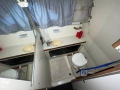 1986 Chris-Craft Catalina 294 Express, $ 16,500.00