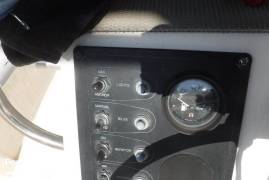 2002 Key Largo 216 CC, $ 27,800.00