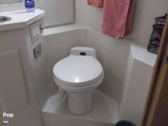 1995 Carver 355, $ 29,900.00