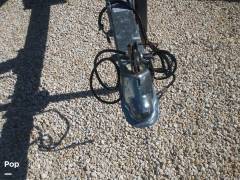 1995 Angler 220, $ 22,850.00