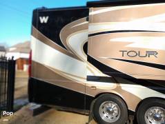 2012 Winnebago Tour 42QD, $ 175,000