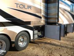 2012 Winnebago Tour 42QD, $ 175,000