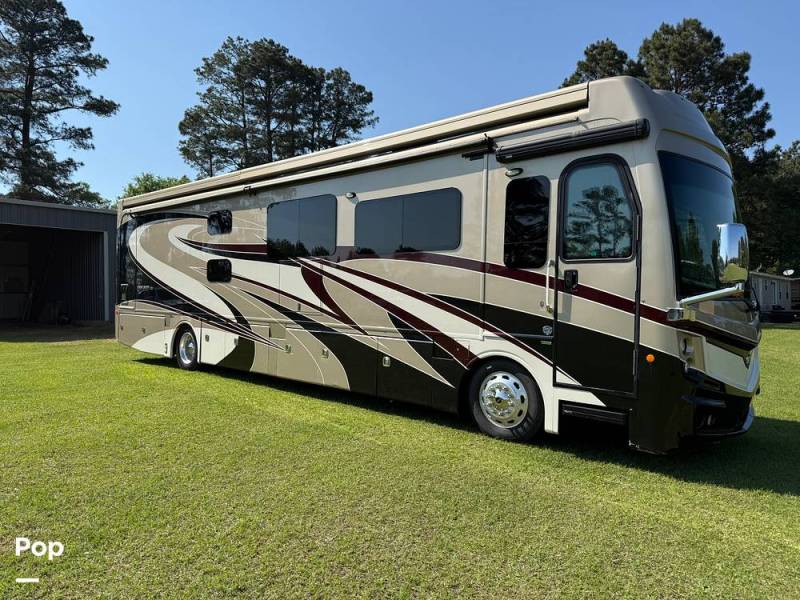 2018 Fleetwood Discovery 40G, $ 139,000