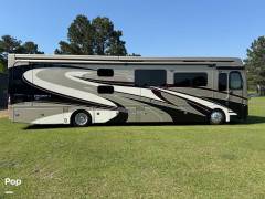 2018 Fleetwood Discovery 40G, $ 139,000