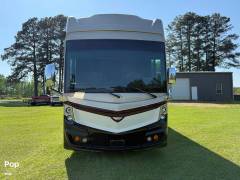 2018 Fleetwood Discovery 40G, $ 139,000