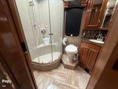 2018 Fleetwood Discovery 40G, $ 139,000