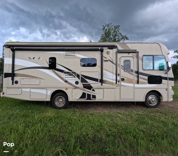 2015 Thor Motor Coach A.C.E. 27.1, $ 42,500
