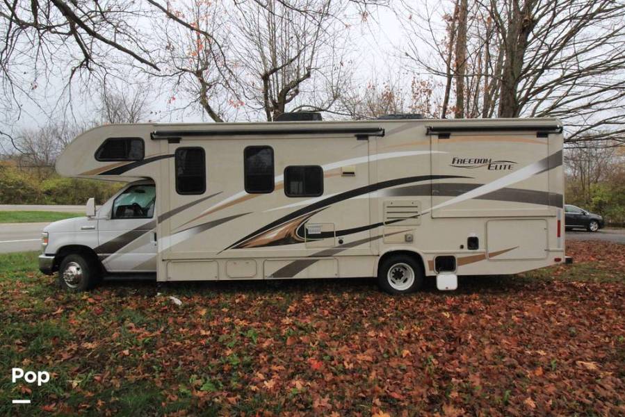 2017 Thor Motor Coach Freedom Elite 29FE, $ 49,000