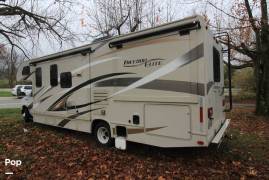 2017 Thor Motor Coach Freedom Elite 29FE, $ 49,000