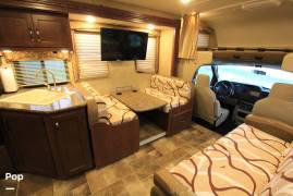 2017 Thor Motor Coach Freedom Elite 29FE, $ 49,000