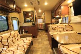 2017 Thor Motor Coach Freedom Elite 29FE, $ 49,000