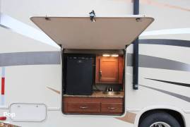 2017 Thor Motor Coach Freedom Elite 29FE, $ 49,000