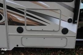 2017 Thor Motor Coach Freedom Elite 29FE, $ 49,000