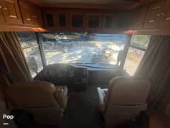 2008 Winnebago Adventurer Limited 37GL, $ 30,000