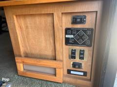 2008 Winnebago Adventurer Limited 37GL, $ 30,000