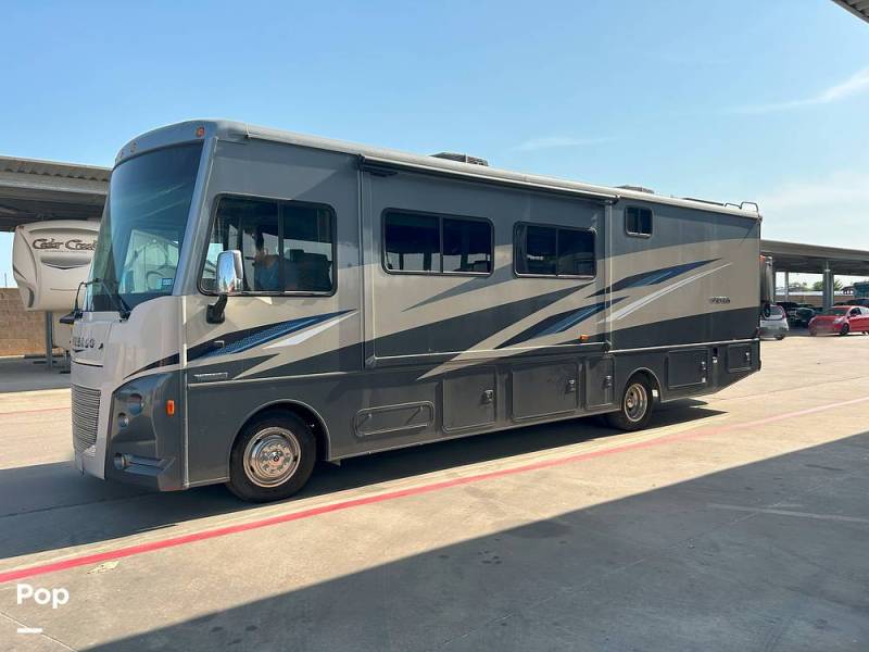 2022 Winnebago Vista 32M, $ 149,000