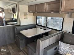 2022 Winnebago Vista 32M, $ 149,000