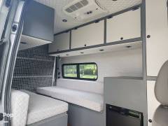2021 Nissan 4X4 NV 3500 HR SV V8, $ 99,900