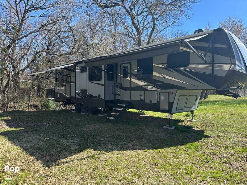 2020 Keystone Raptor 413, $ 82,060