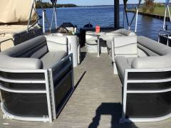 2022 Bennington 22S Fishtoon, $ 36,000.00