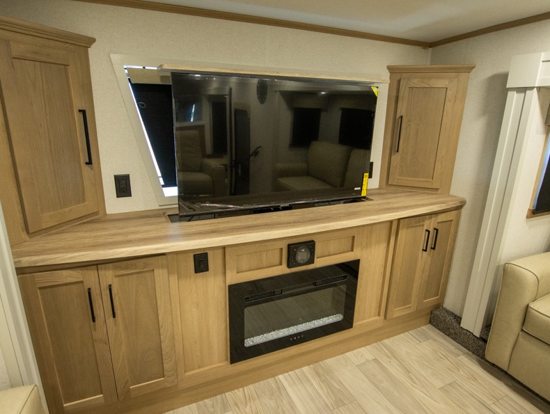 2026 Forest River Sandpiper 3990FL, $ 69,999