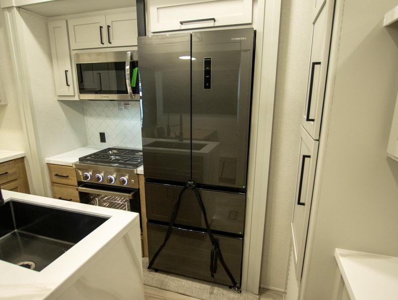 2026 Forest River Sandpiper 3990FL, $ 69,999