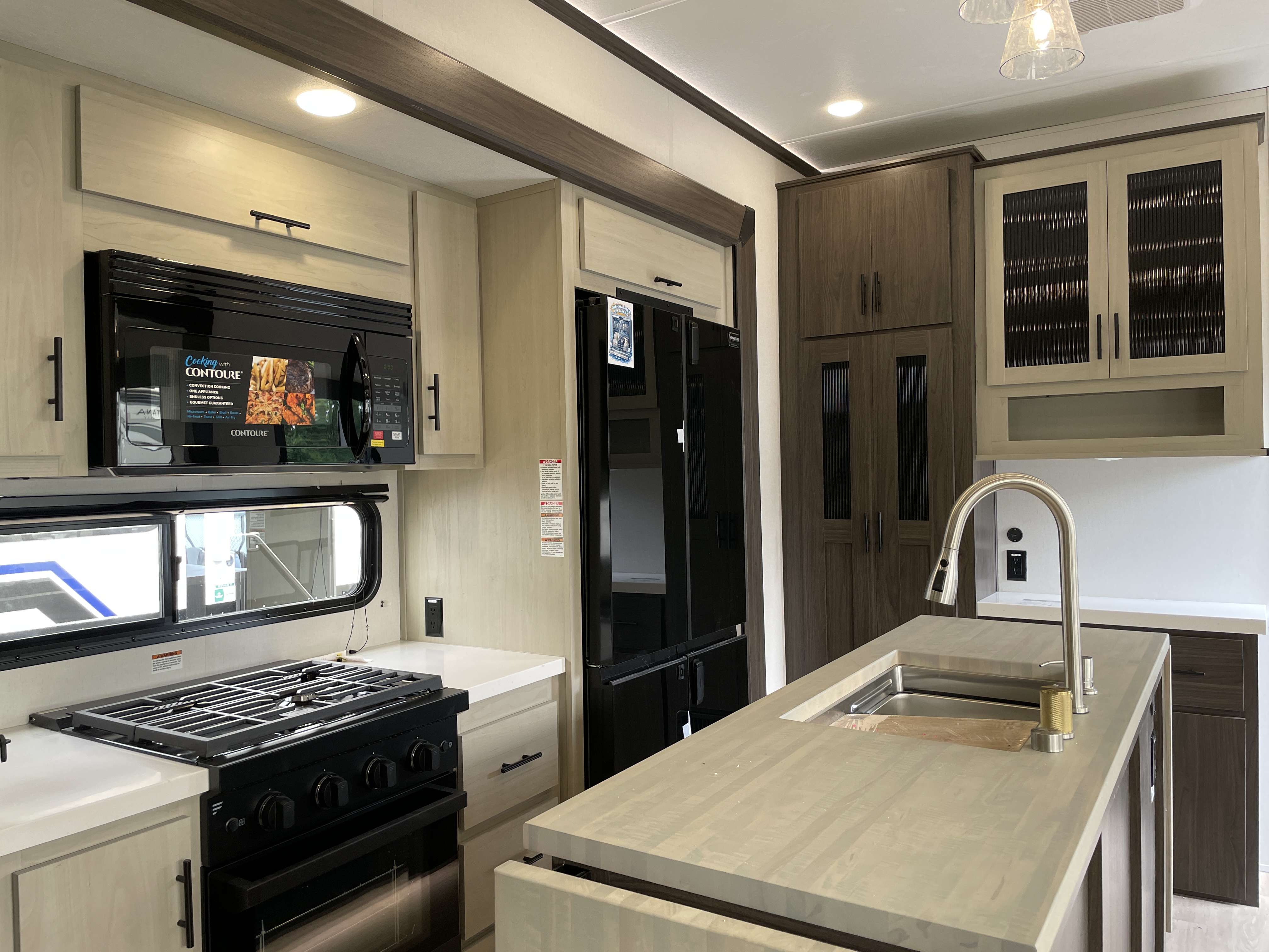 2027 Forest River Cherokee Arctic Wolf 37LOFT, $ 73,999