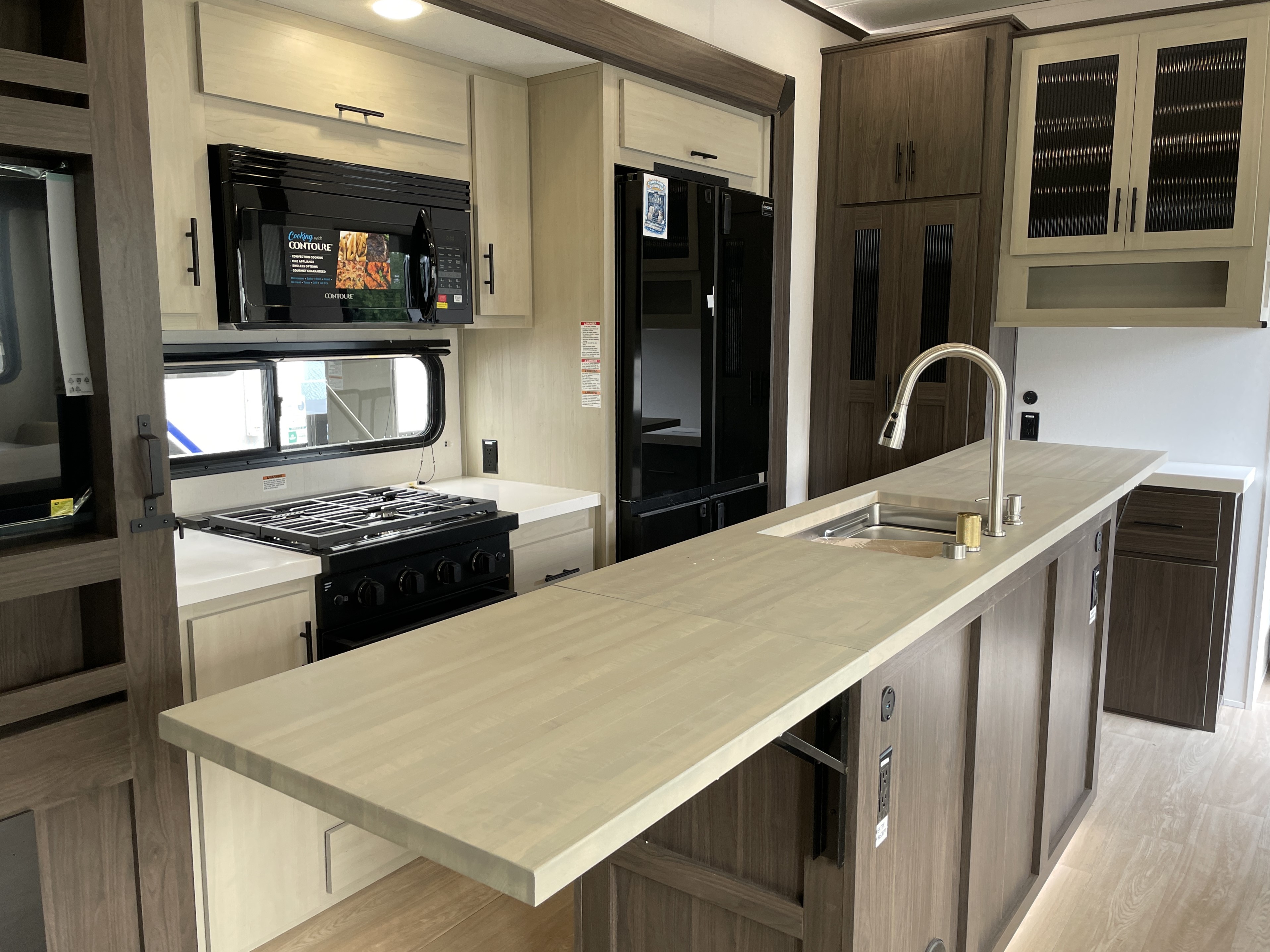 2027 Forest River Cherokee Arctic Wolf 37LOFT, $ 73,999