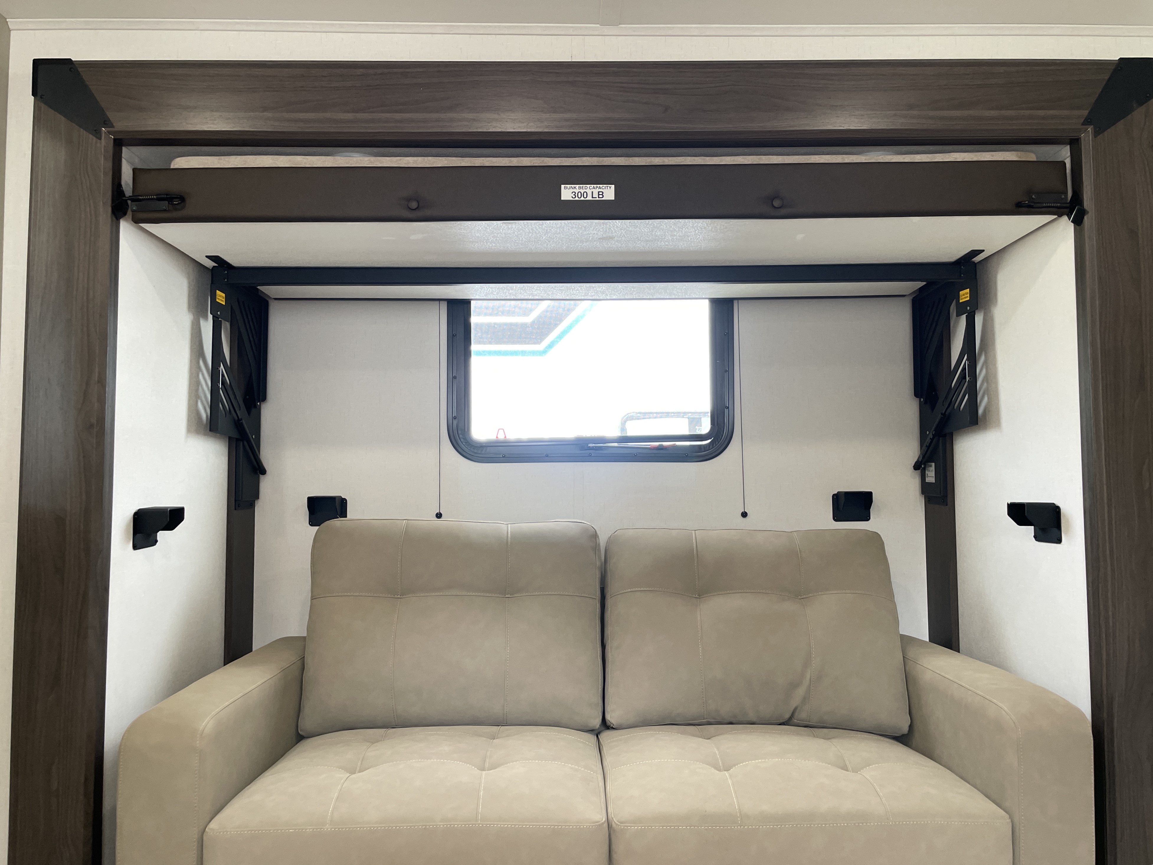 2027 Forest River Cherokee Arctic Wolf 37LOFT, $ 73,999