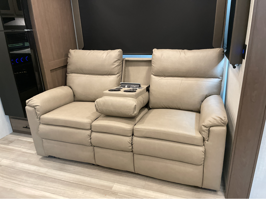 2026 Keystone Cougar Half-Ton (Fifth Wheel) 23MLE, $ 45,990