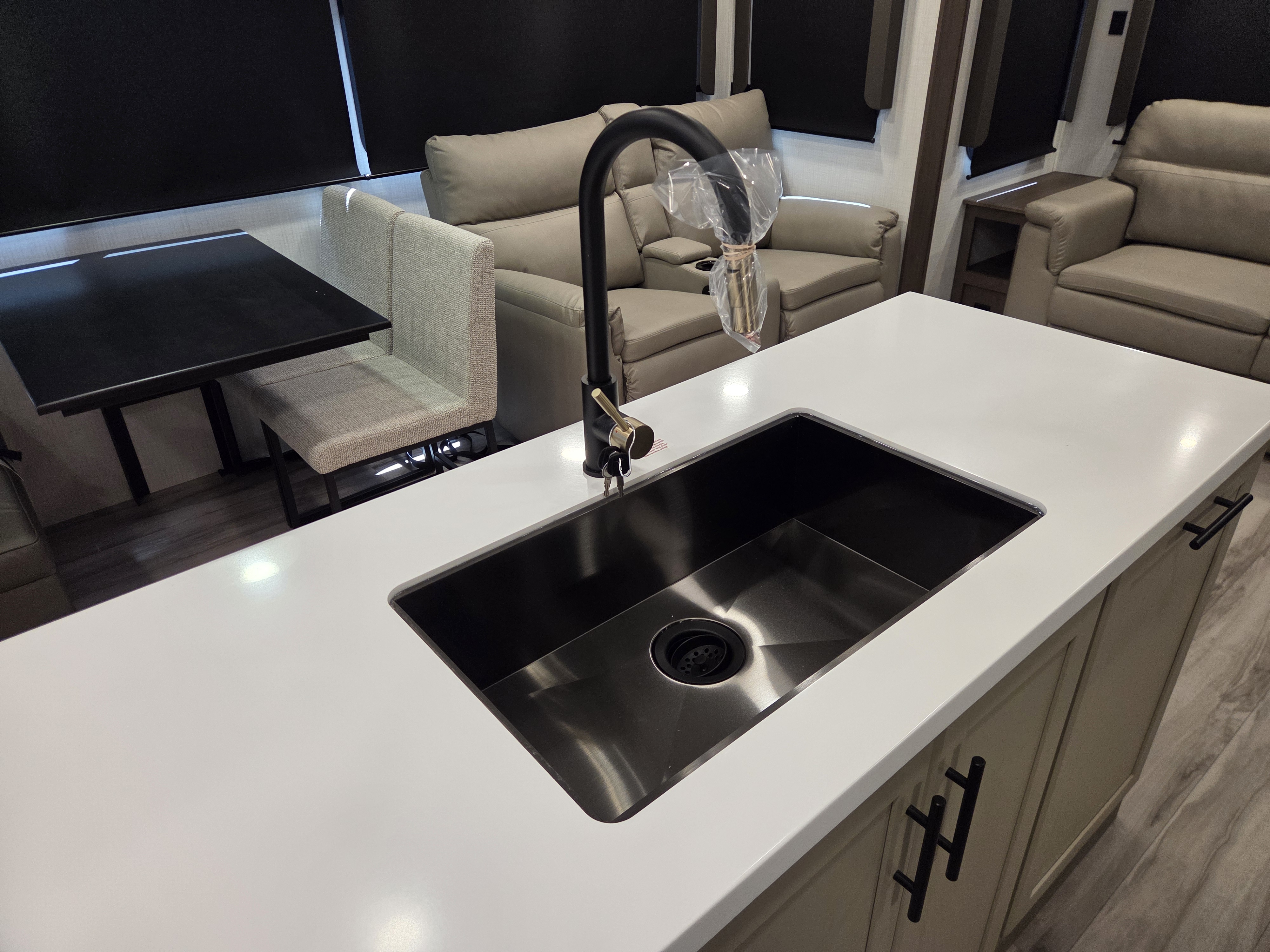 2027 Keystone Cougar 316RLS, $ 72,990