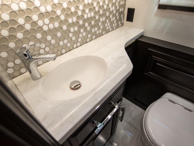 2026 Entegra Coach Anthem 44V, $ 549,999