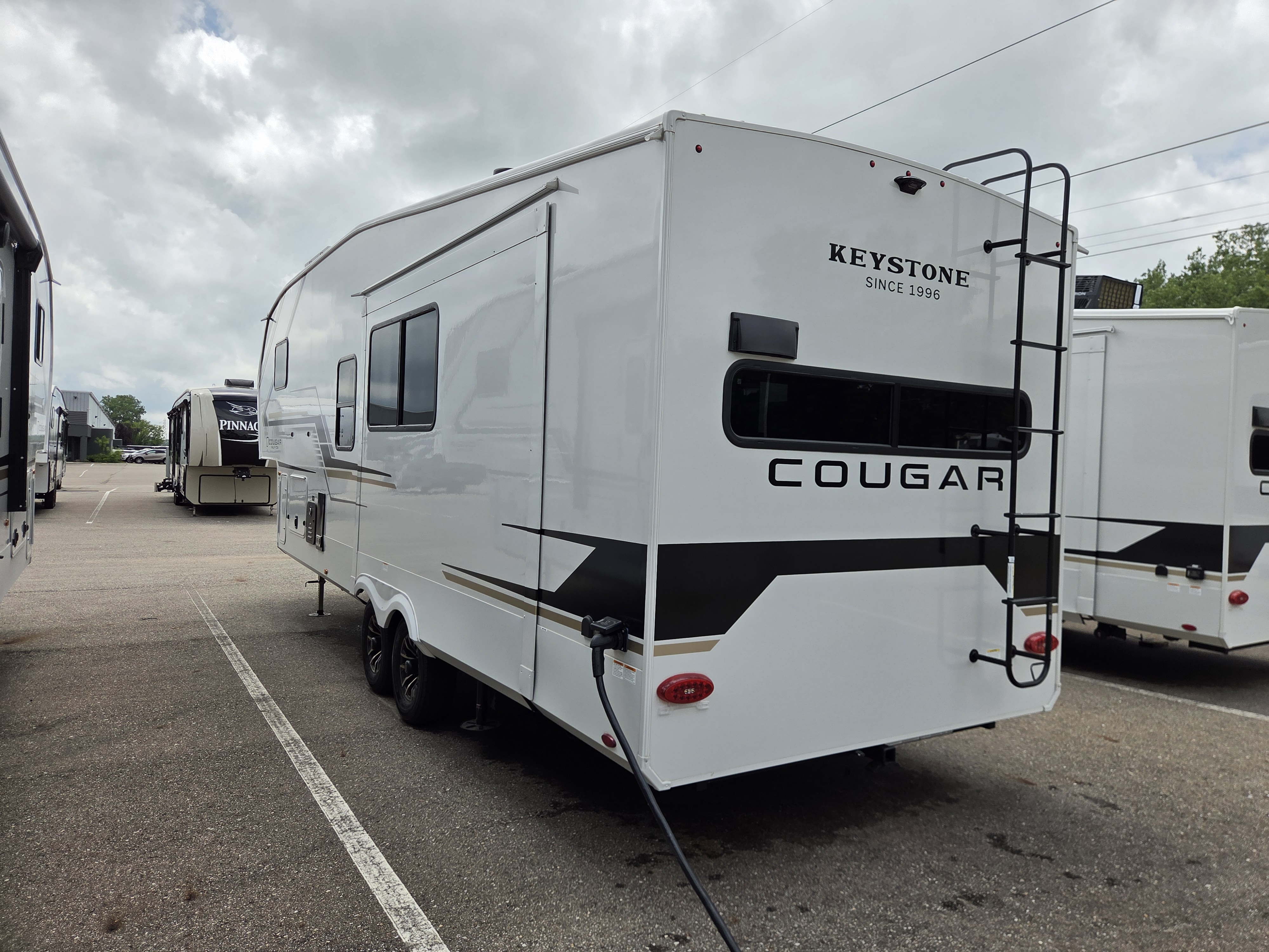 2027 Keystone Cougar Half-Ton (Fifth Wheel) 26RES, $ 64,950