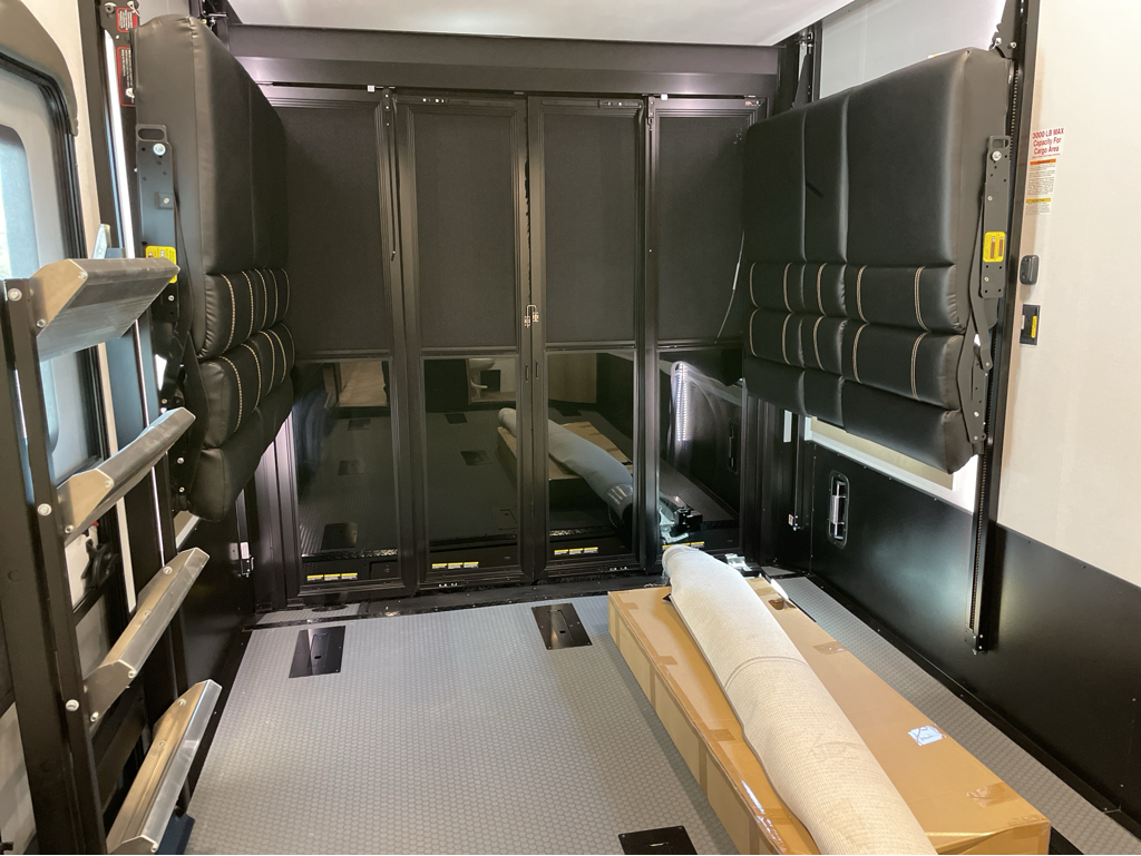 2026 Keystone Raptor 433, $ 125,995