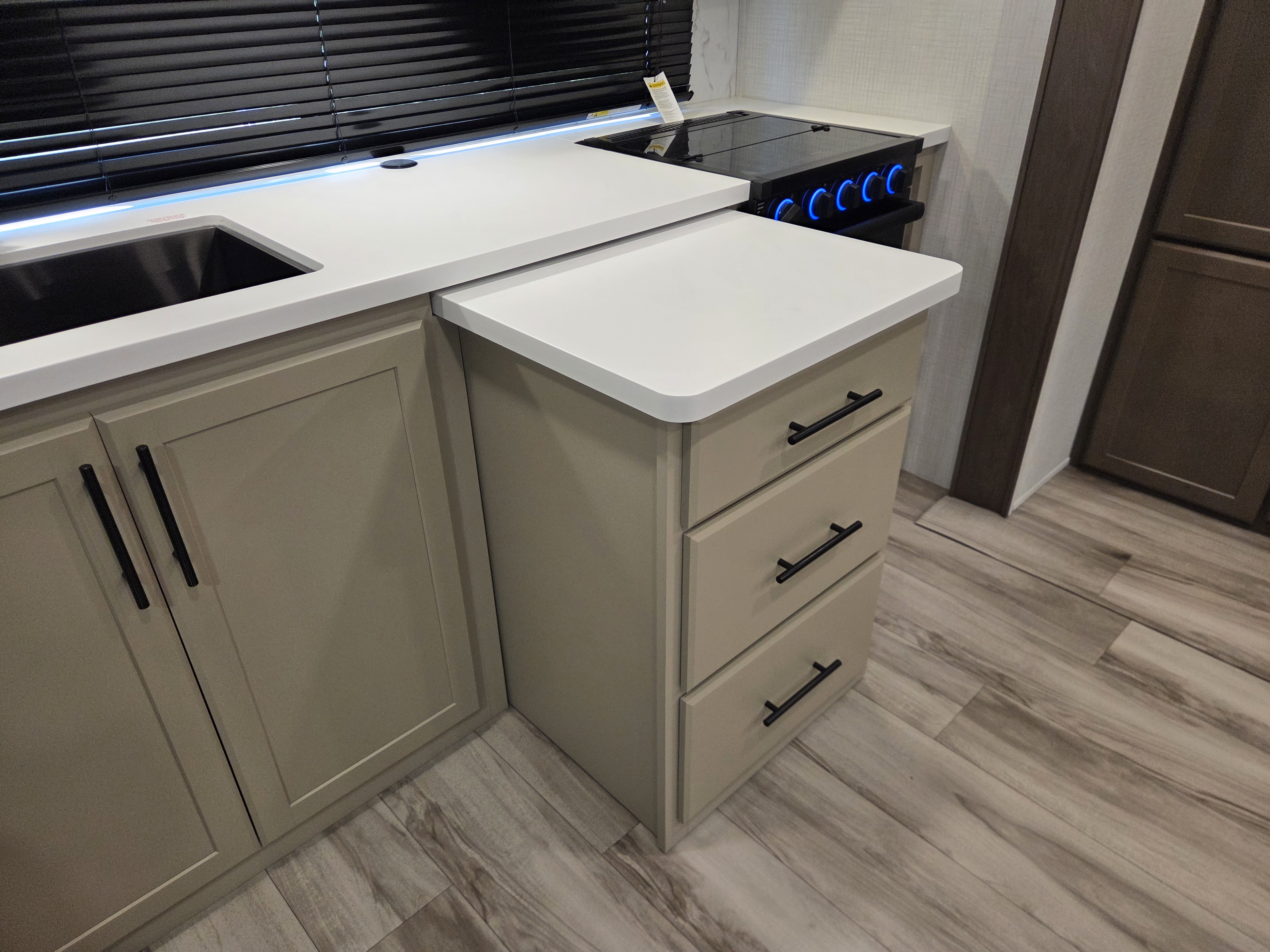 2027 Keystone Cougar Half-Ton (Fifth Wheel) 26RKE, $ 56,389