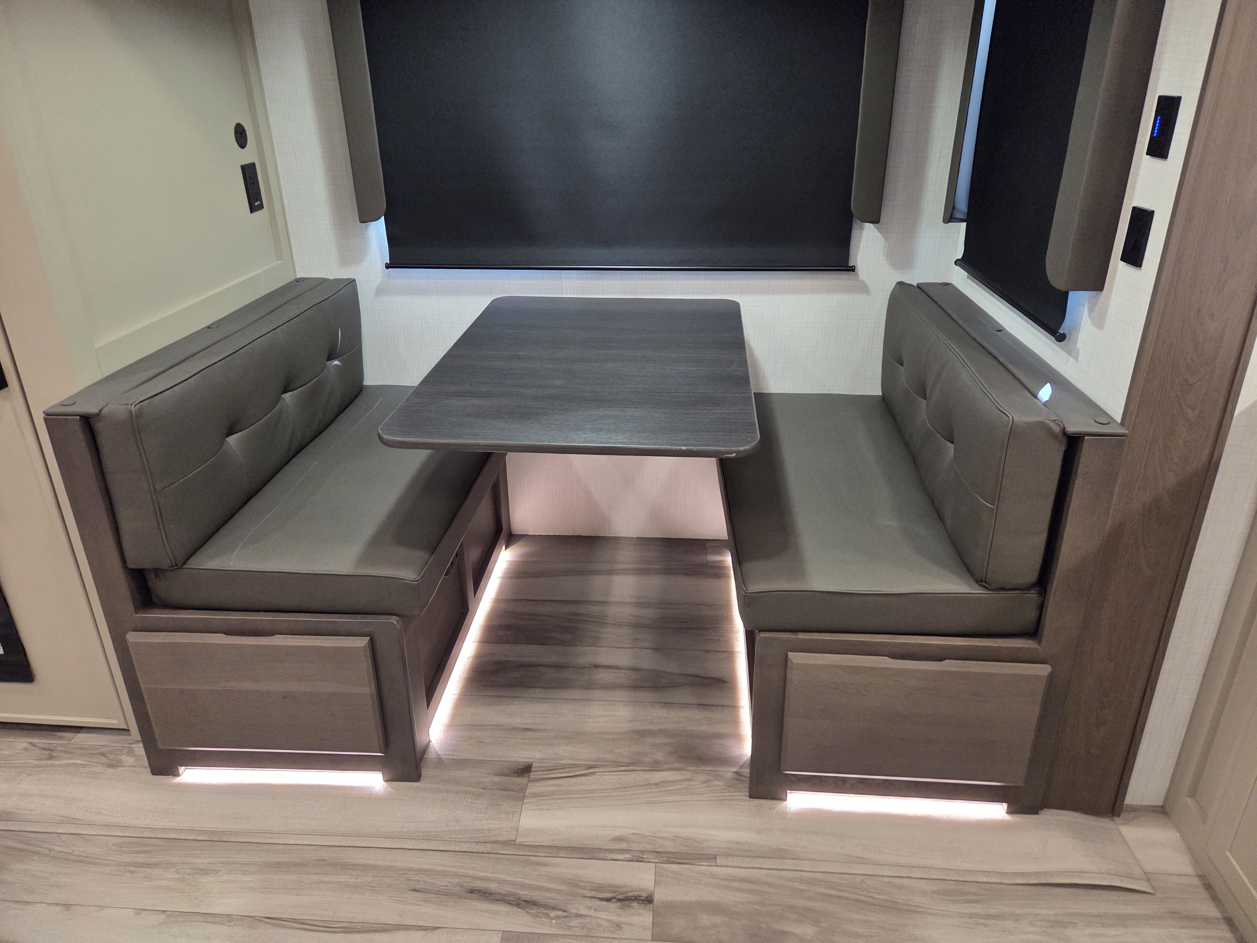 2027 Keystone Cougar Half-Ton (Fifth Wheel) 26RKE, $ 56,389