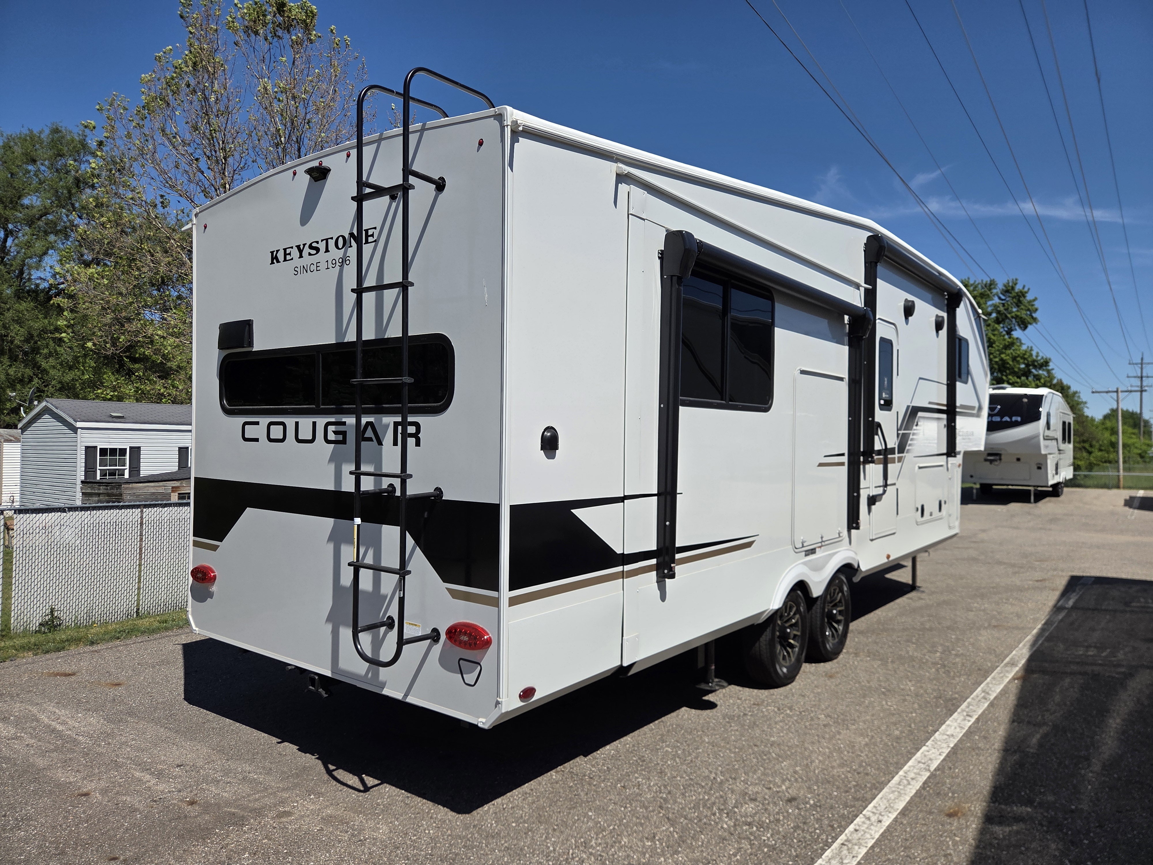 2027 Keystone Cougar Half-Ton (Fifth Wheel) 26RKE, $ 56,389