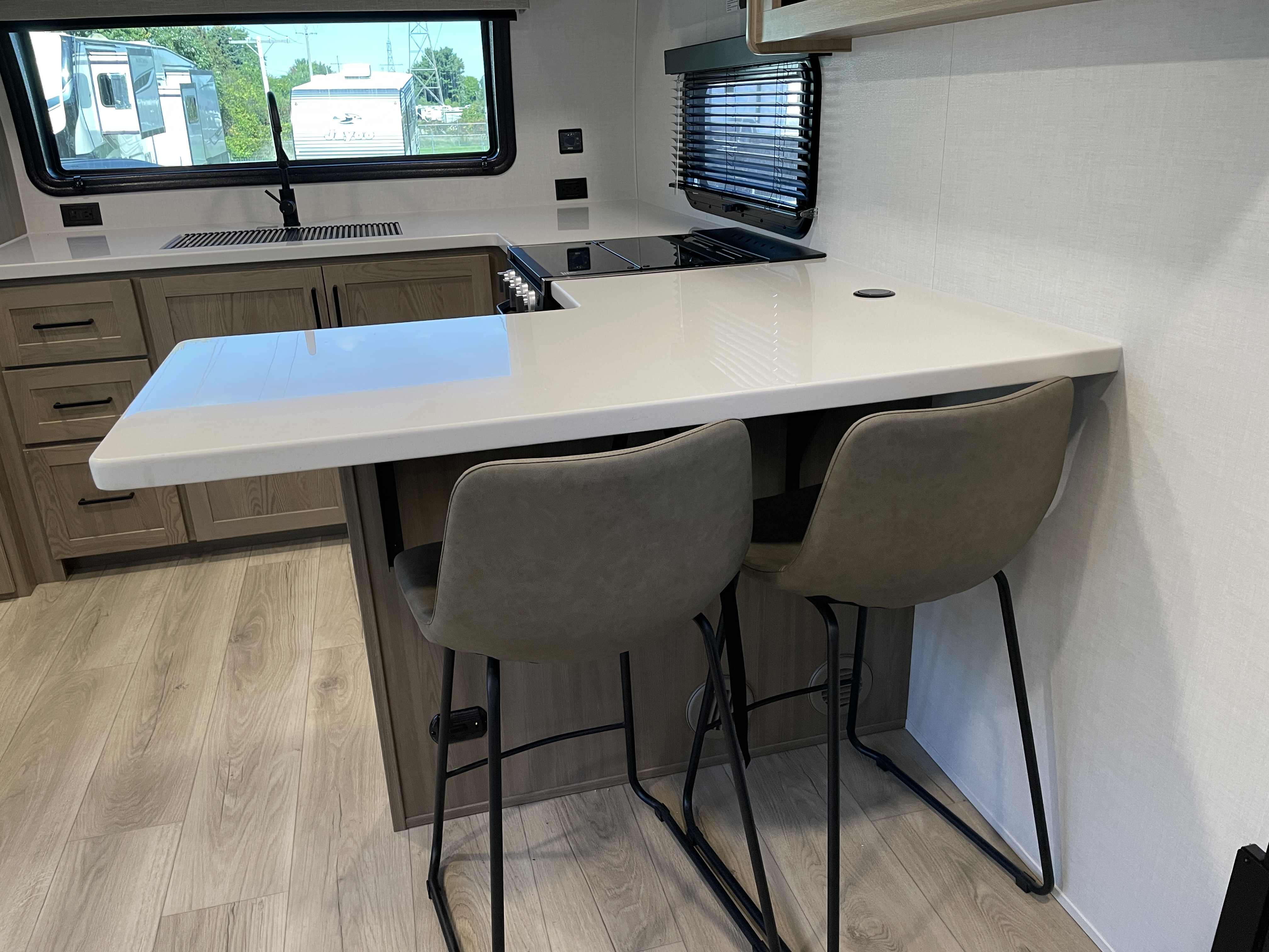 2027 Forest River Rockwood Mini Lite 2523MBR, $ 46,999