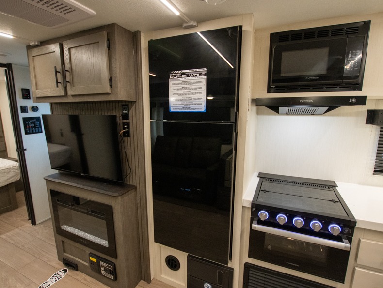 2026 Forest River Cherokee Alpha Wolf 25RB, $ 29,999